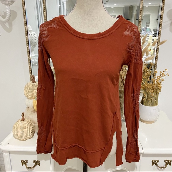 Free People Floral Lace Details Pullover Sweatshirt Top Open Back Sz XS Orange - Picture 3 of 13